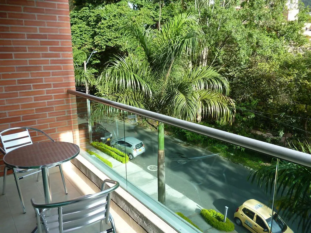 Blux Medellin Hotel 0*,  Colômbia